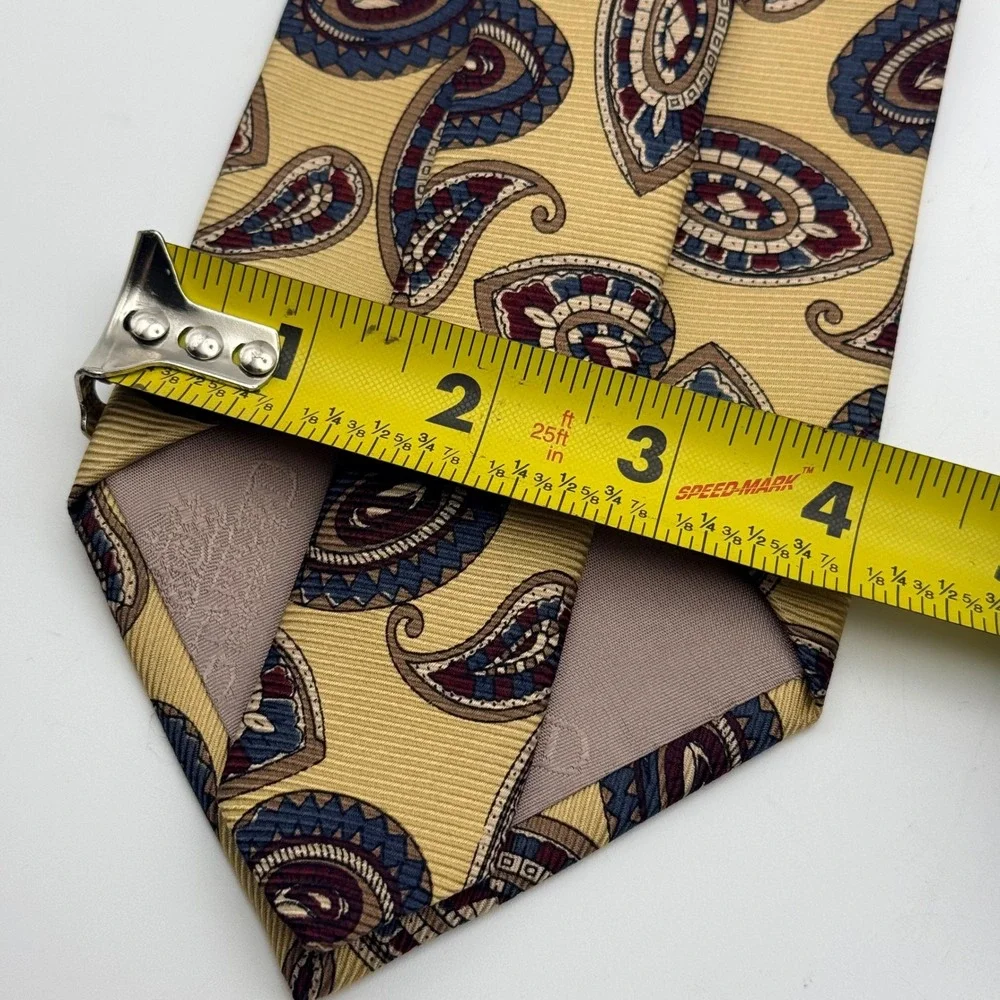 Stafford Executive Mens Gold Paisley Medallion Silk Necktie Made in‎ USA 4 Inch